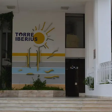 Torre Iberius Sleeps Six דירה Armação de Pêra